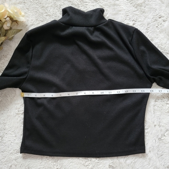 Unbranded Quarter Circle Zip Long Sleeve Black Ribbed Crop Top Size L - Picture 6 of 8